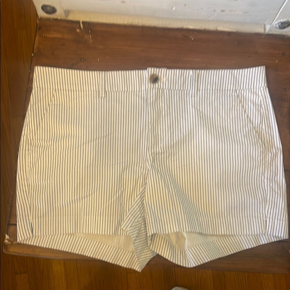Old Navy  Striped Women's Shorts
